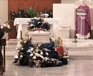 Fano - Commozione ai funerali dei paracadutisti Ermes e Violetta